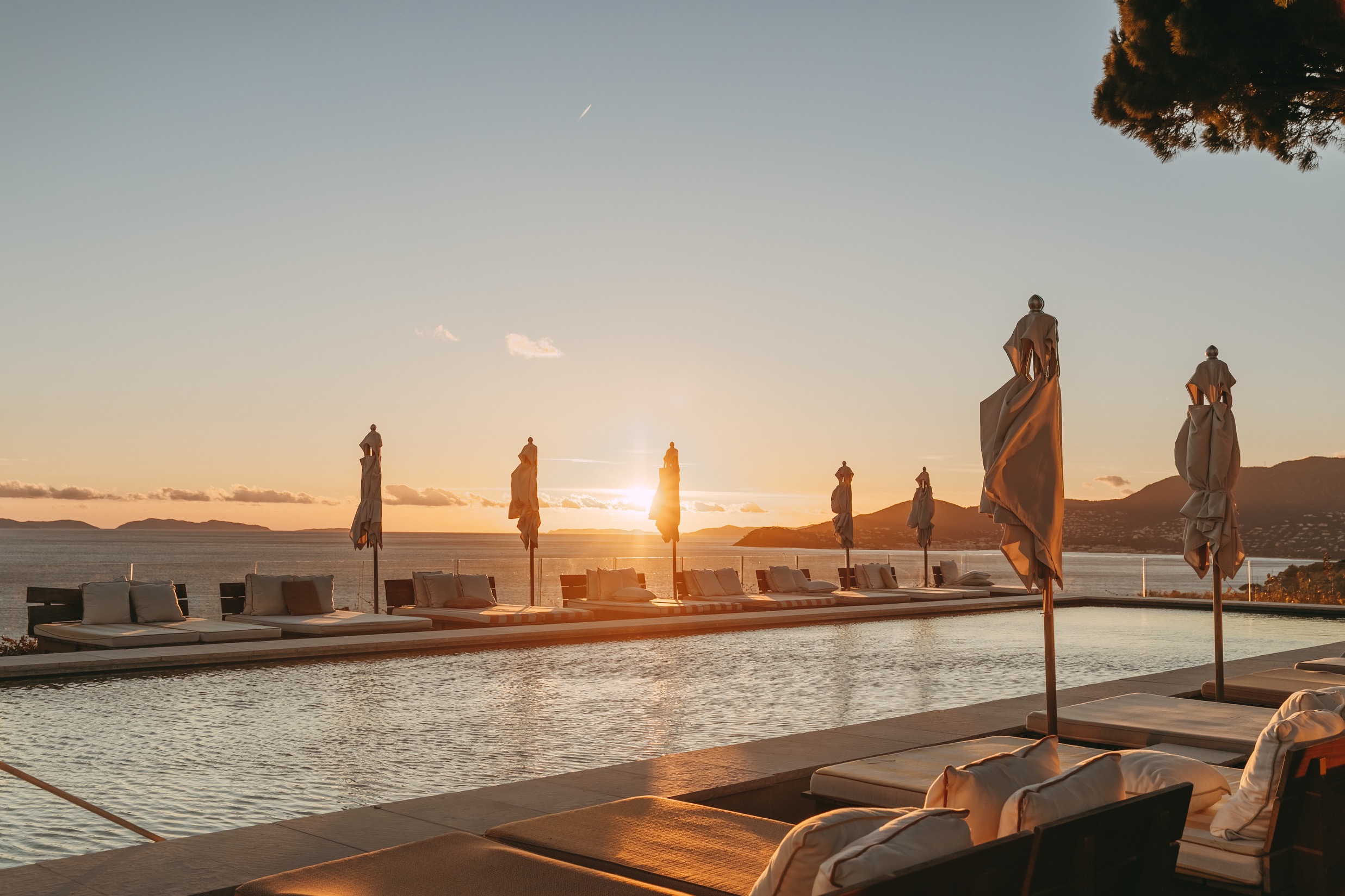 The main pool of Lily of the Valley during sunset